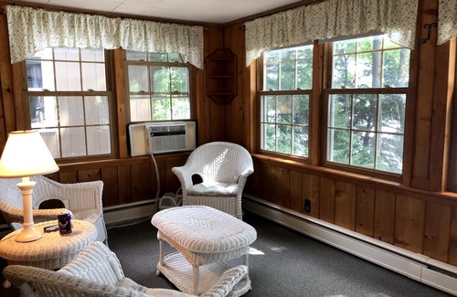 Wild Rose House | Peaceful Lake Home on Crystal Clear Water- Sunday to Sunday rental