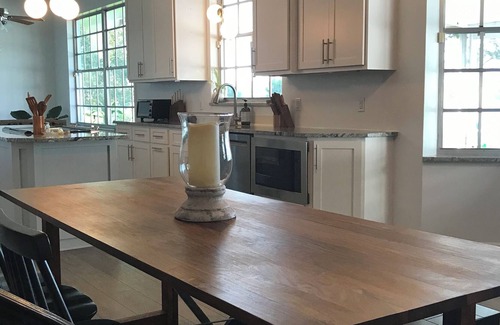 Lake Alfred House | Peaceful Lake House retreat. Family and pet friendly near Disney World!