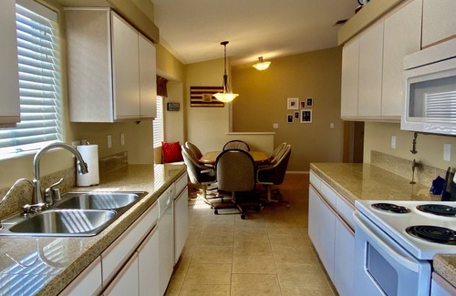 Lake Havasu City House | Peaceful Lake Havasu Pool Home
