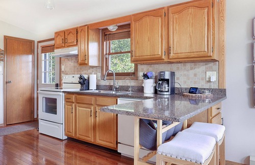 Athens House | Peaceful lakefront haven in the Catskill mountains, two fire pits, four.