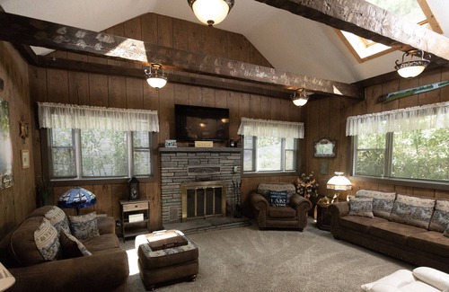 Hawley House | Peaceful Lakefront House on Lake Wallenpaupack with private dock