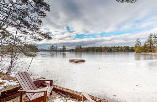 Lake Arrowhead House | Peaceful lakefront retreat with private hot tub, game room, & deck - near skiing