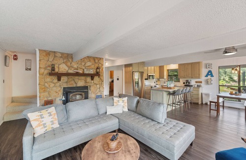 Cedar Creek Reservoir Ski Chalet | Peaceful lakefront retreat on Cedar Creek Lake! Large deck + great fishing