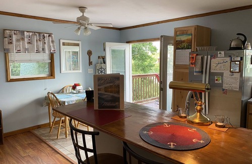 Northlakes Apartment | Peaceful Lakefront Serenity