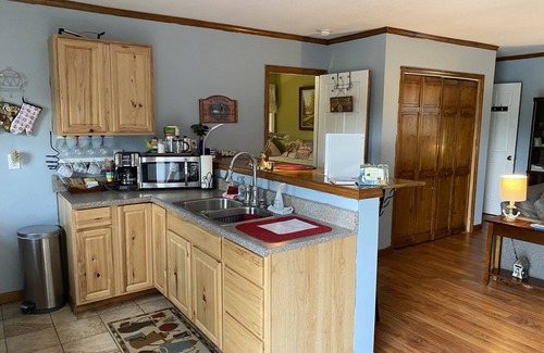 Northlakes Apartment | Peaceful Lakefront Serenity