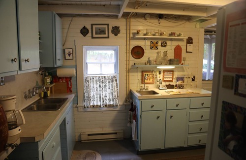 Mount Vernon Cottage | Peaceful Lakefront Cottage