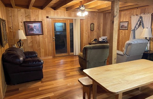 Kelso Cabin | Peaceful Lakeside Cabin