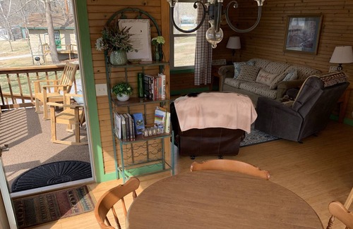 Branson House | Peaceful Lakeside Getaway