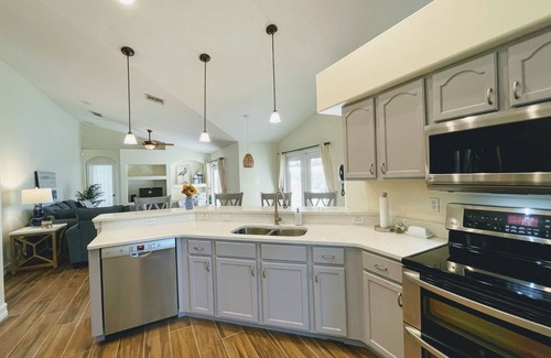 Orange Tree House | Peaceful Lakeside Pool Villa w/Star Wars Games Room Near Disney