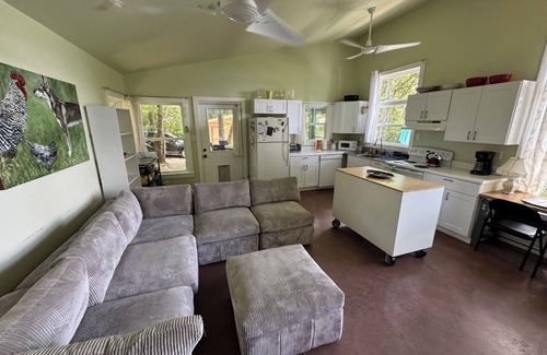 Andersonville Cabin | Peaceful lakeview cabin with private dock & dog run
