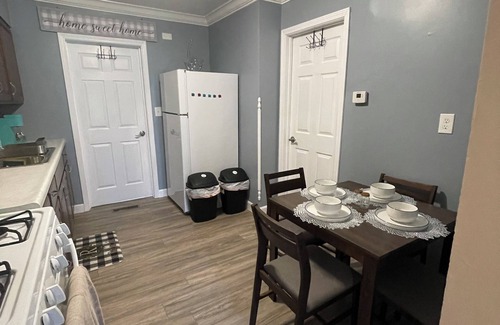 Airport Township House | Peaceful little house in the heart of Maryland Heights