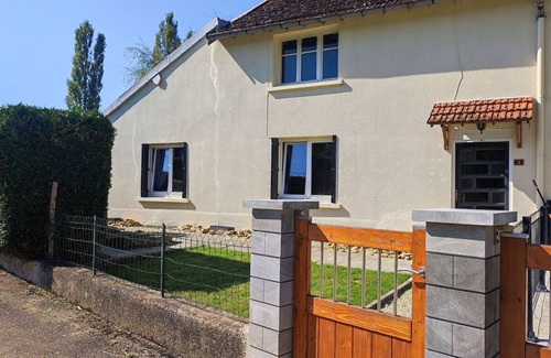 La Vernotte Cottage | Peaceful lodging in La Vernotte for 4 people