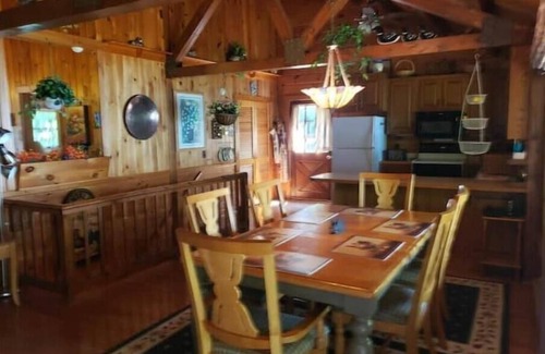 Grand Isle Cabin | Peaceful log home on lake Champlain with mooring