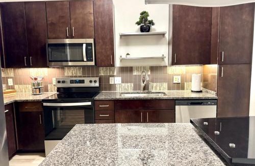 Addison Apartment | Peaceful Luxury Getaway in Dallas TX