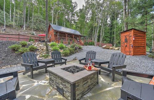 Elizabethton House | Peaceful Luxury in the Smoky Mountains with Hot Tub Cabin B