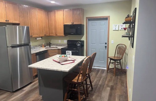 Village of Cottage Grove Apartment | Peaceful Madison-Dane County Area Retreat