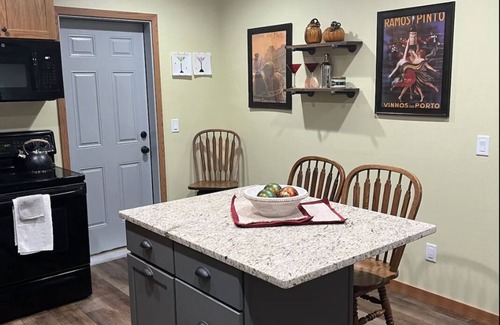 Village of Cottage Grove Apartment | Peaceful Madison-Dane County Area Retreat