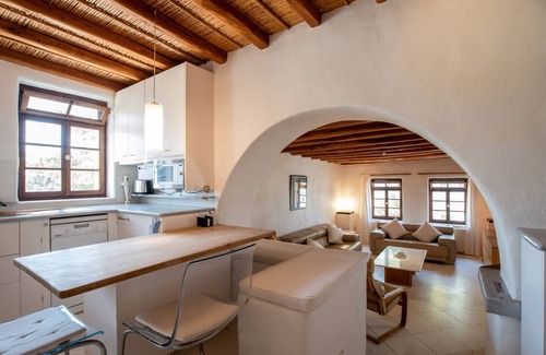 Glisidia Villa | Peaceful Marble Artist's Villa with Private Pool and wonderful Sunset Views
