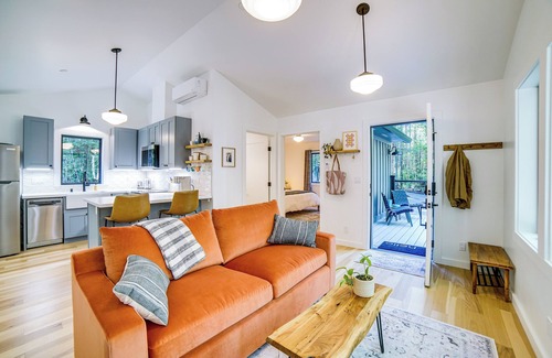 Mendocino Cottage | Peaceful Mendocino Cottage Surrounded By Redwoods