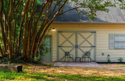 Norcross House | Peaceful & Modern Historic Norcross Home