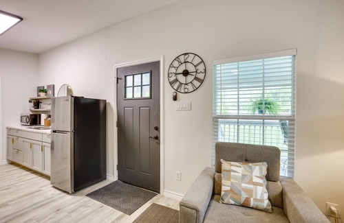 Montgomery Cottage | Peaceful Montgomery Vacation Rental w/Porch!