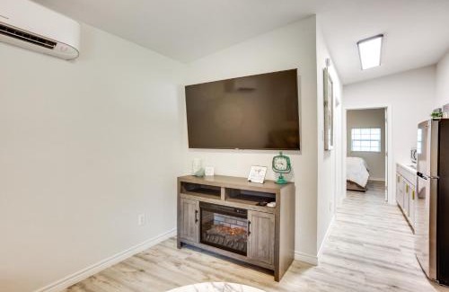 Montgomery House | Peaceful Montgomery Vacation Rental with Porch!