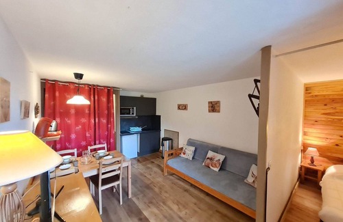 Mont-de-Lans House | Peaceful Mountain Apartment