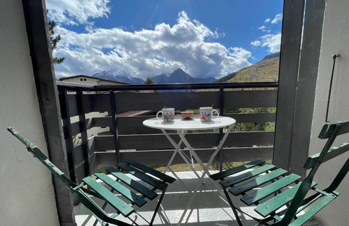 Mont-de-Lans House | Peaceful Mountain Apartment