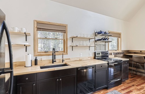 Black Hawk Ski Chalet | Peaceful Mountain Chalet with gorgeous views!