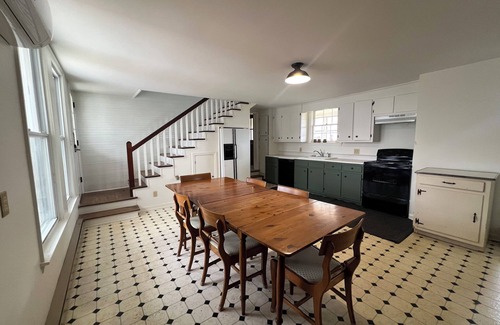 Peaks Other | Peaceful Mountain Escape for Families – 3BR 2BA Farmhouse at Base of Sharp Top