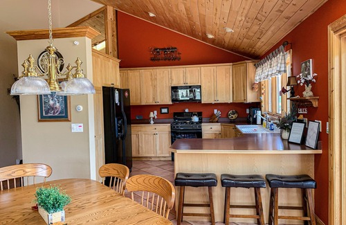 Buena Vista House | Peaceful Mountain getaway, 3 bath, Spectacular views! Coffee in the cupboard!