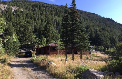 Eldora House | Peaceful Mountain Retreat in Eldora