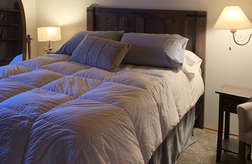 Grantsdale Ski Chalet | Peaceful Mountain View Retreat