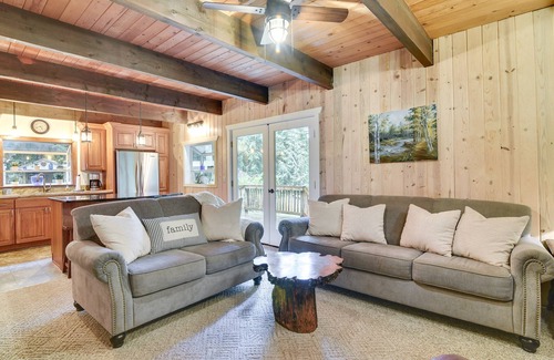 Zigzag Cabin | Peaceful Mt. Hood Cabin w/Hot Tub & Fire Pit!