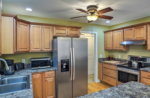 Weaverville House | Peaceful Mtn Retreat ~ 14 Mi to Asheville