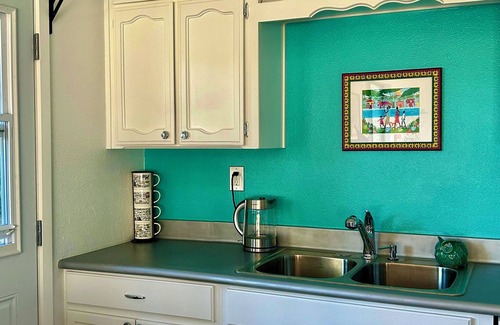 Yosemite Lakes House | Peaceful mtn retreat with HUGE deck/Hot tub, in YLP, just 40 min to Yosemite.