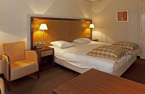 Schelfhorst House | Peaceful Nature Stay Just Minutes from Lively Groningen Attractions! Pool!