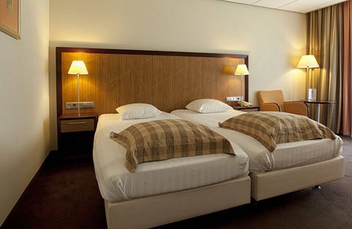 Schelfhorst House | Peaceful Nature Stay Just Minutes from Lively Groningen Attractions! Pool!