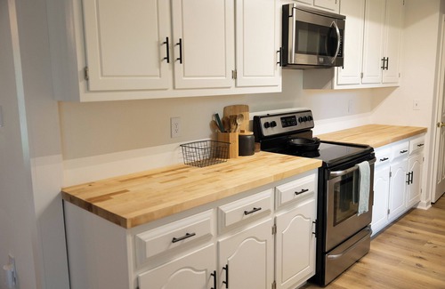Watkinsville House | Peaceful neighborhood retreat minutes from downtown watkinsville and wire park.