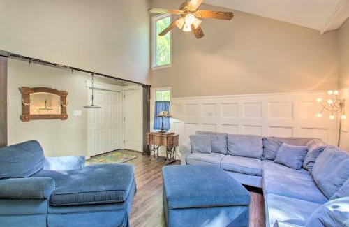 New Market House | Peaceful New Market Cabin with Deck and Fire Pit!