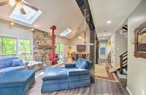 New Market House | Peaceful New Market Cabin with Deck and Fire Pit!