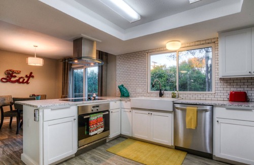 Round Rock West House | Peaceful Oasis Private Hot Tub and Pool