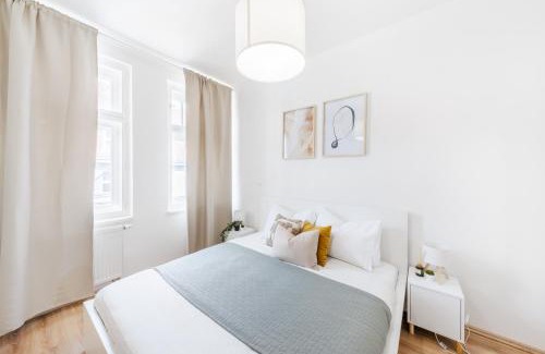 Vrsovice Apartment | Peaceful One Bedroom Apartment by Rentero
