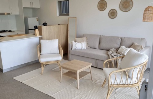Brisbane Central Business District Apartment | Peaceful One Bedroom Residence with Parking