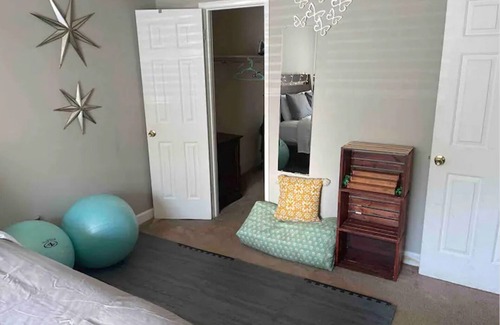Mitchell Apartment | Peaceful ONE bedroom Apartment with at home gym