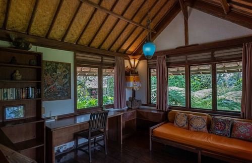 Pupuan Other | Peaceful Organic Farmhouse Retreat with Stunning Views
