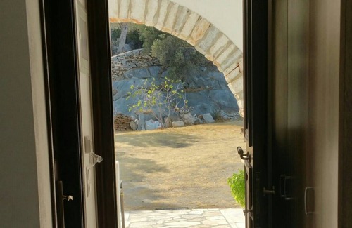 Naxos Apartment | Peaceful, panoramic seaview retreat, 5min from beach, eastern Naxos