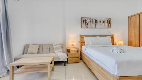 Al Hamra Village Apartment | Peaceful Paradise - Modern Studio - Sea Views