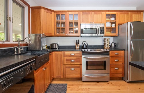 Lansing Cottage | Peaceful Paradise: "Gorgeous Cayuga Lake Views Near Ithaca!"