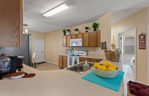 Sunset Ridge House | Peaceful Paradise Pool Home with King suite 10 minutes to Disney World